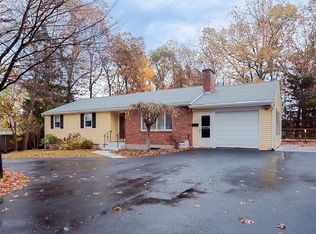 37 Lake St, Shrewsbury, MA 01545