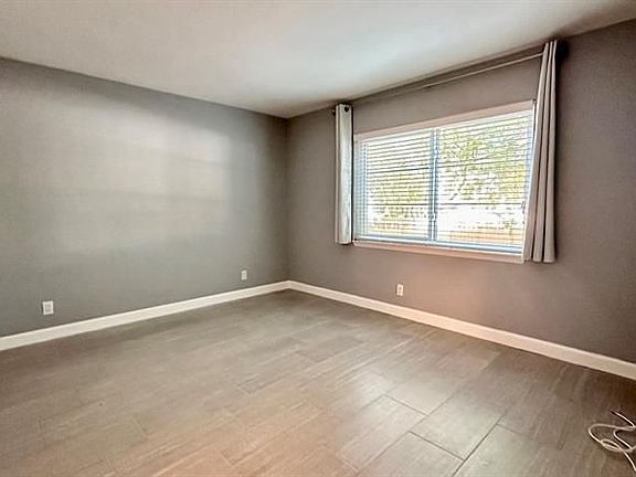 4th image of 1950 N Andrews Ave APT 109D