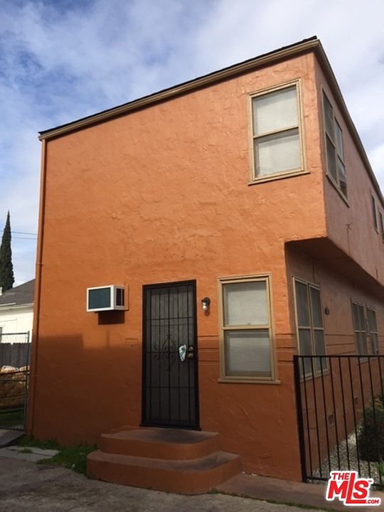 2nd image of 527 N Fresno St