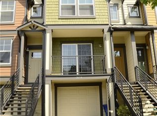 2654 SW Sylvan Heights Dr, Seattle, WA 98106