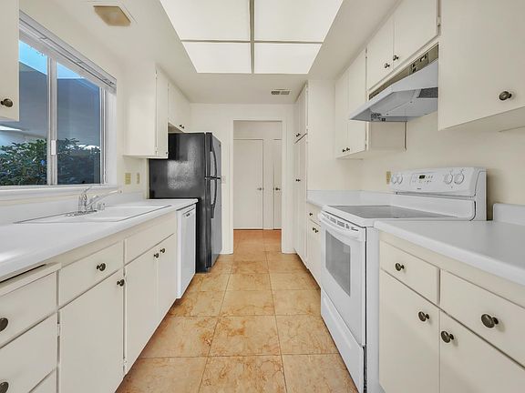 2nd image of 331 Pythian Road