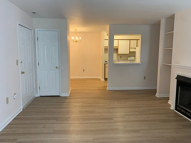 1308-301 Hillbrow Ln — Photo 7