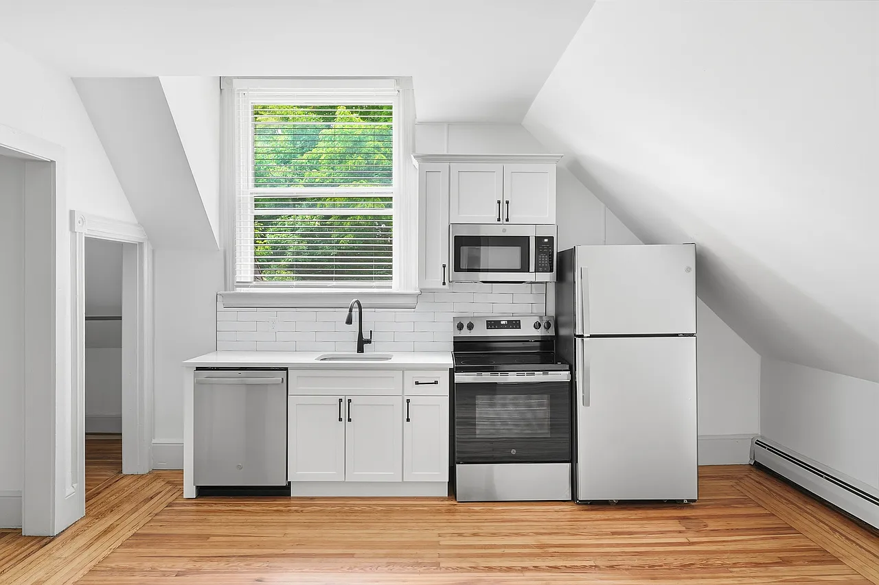 1 bed, 800 sqft, $1,875 — Photo 1