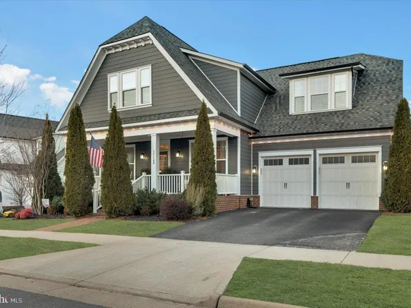 17149 Gullwing Dr, Dumfries, VA 22026