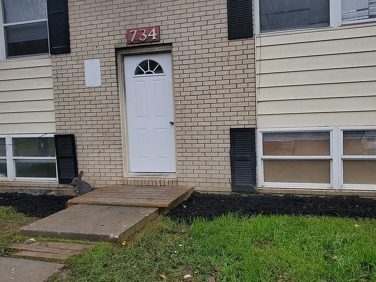 734 Demaret Dr — Photo 6