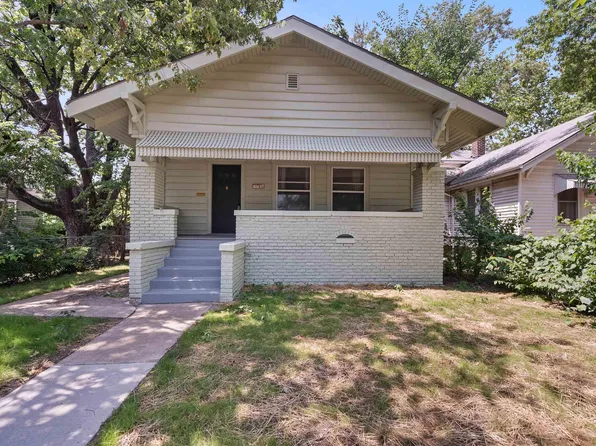 631 SW Lindenwood Ave, Topeka, KS 66606