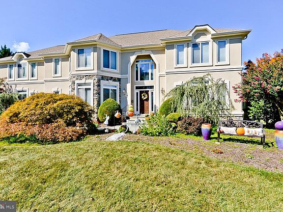 3rd image of 2805 Patricia Dr