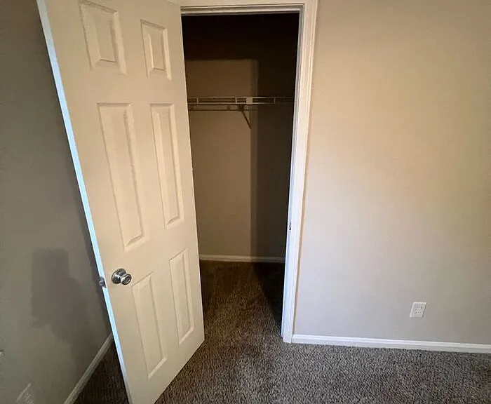 369 Freeport Dr — Photo 9