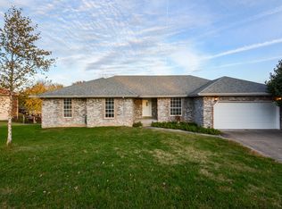 802 N 37th St, Nixa, MO 65714