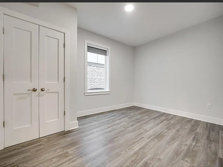 658 Grand St #504 — Photo 9
