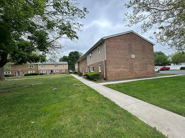 16 Lake St #2C — Photo 4