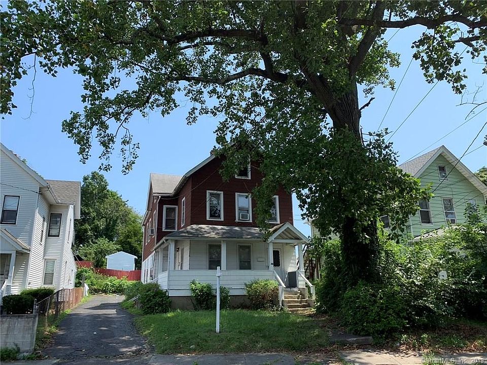 2nd image of 122 Woodward Ave