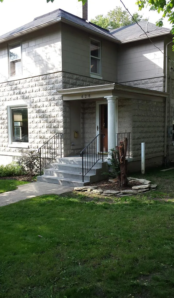 4 bed, 1.5 bath, 1300 sqft, $2,975 — Photo 4
