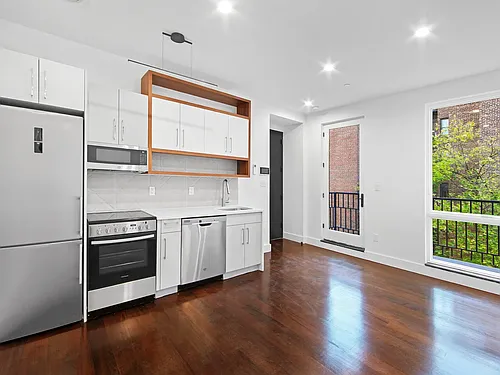 214 E 35th St Photo 1