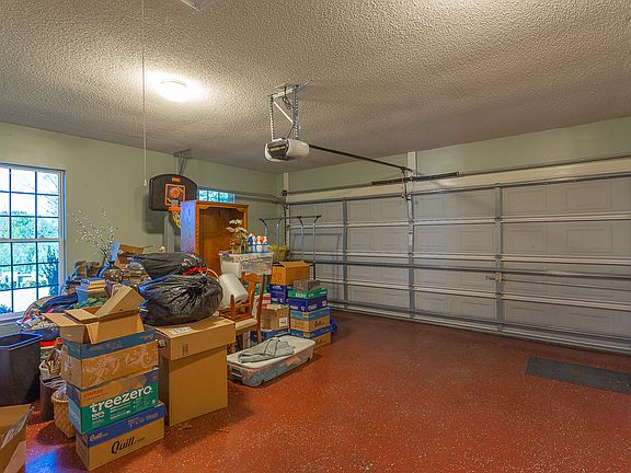 2nd image of 40 Autumn Wood Dr