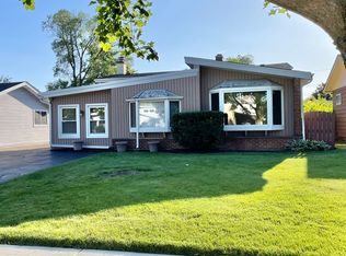 924 N Sharon Dr, Addison, IL 60101