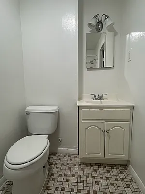 Rented by Peter R. Hungerford, LREB | media 19