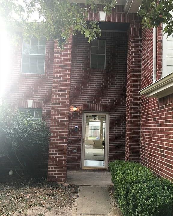1st image of 5915 Clerkenwell Dr