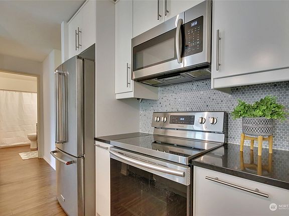 stainless steel appliances>