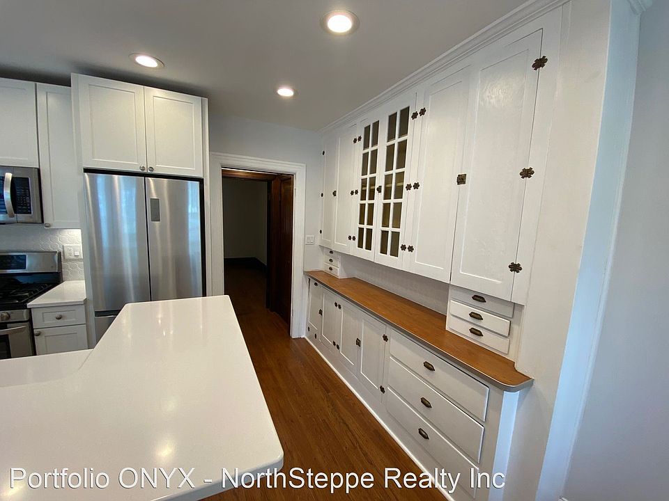 1st image of 2886 N High St #6358419