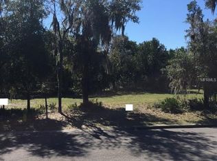 3211 Spooner Dr, Plant City, FL 33563