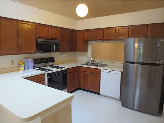 4th image of 5324 Silent Brook Dr