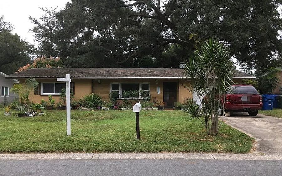 1st image of 2918 Huntington Dr