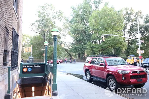 Rented by Oxford Property Group | media 9