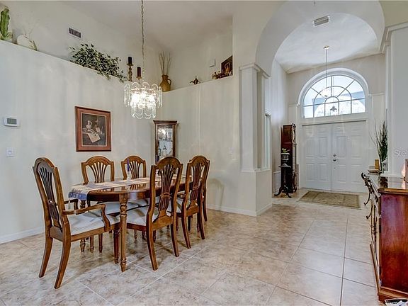 4th image of 11829 Derbyshire Dr