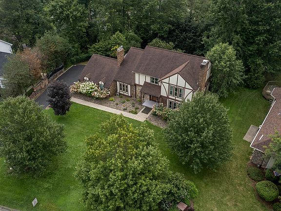 3rd image of 104 Oak Ridge Dr
