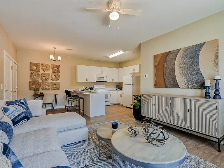 Brookfield Apartments — Photo 6