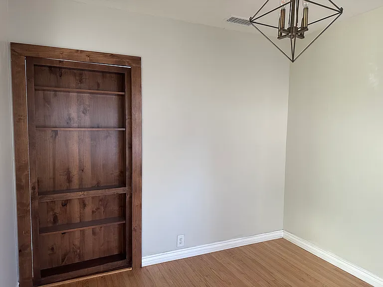 Magnolia Ave — Photo 8