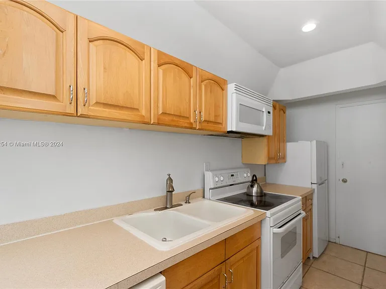 100 Lincoln Rd #1039 — Photo 14