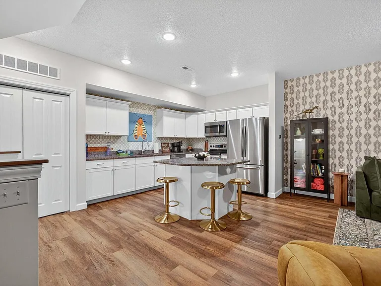 4833 Lauren Ln — Photo 14