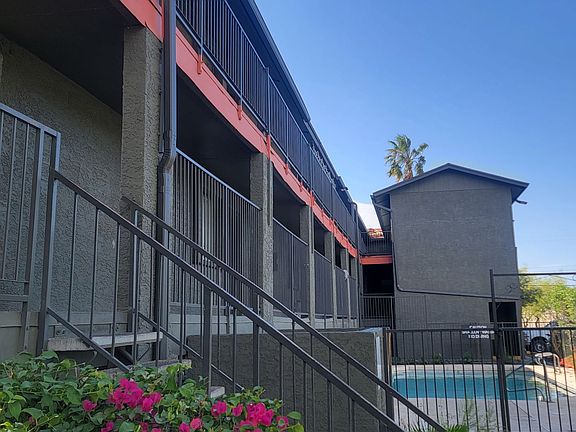 4th image of 2424 E Grandview Rd APT 203
