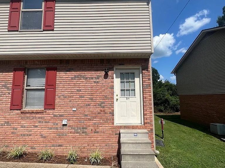 148 W Peach St — Photo 5