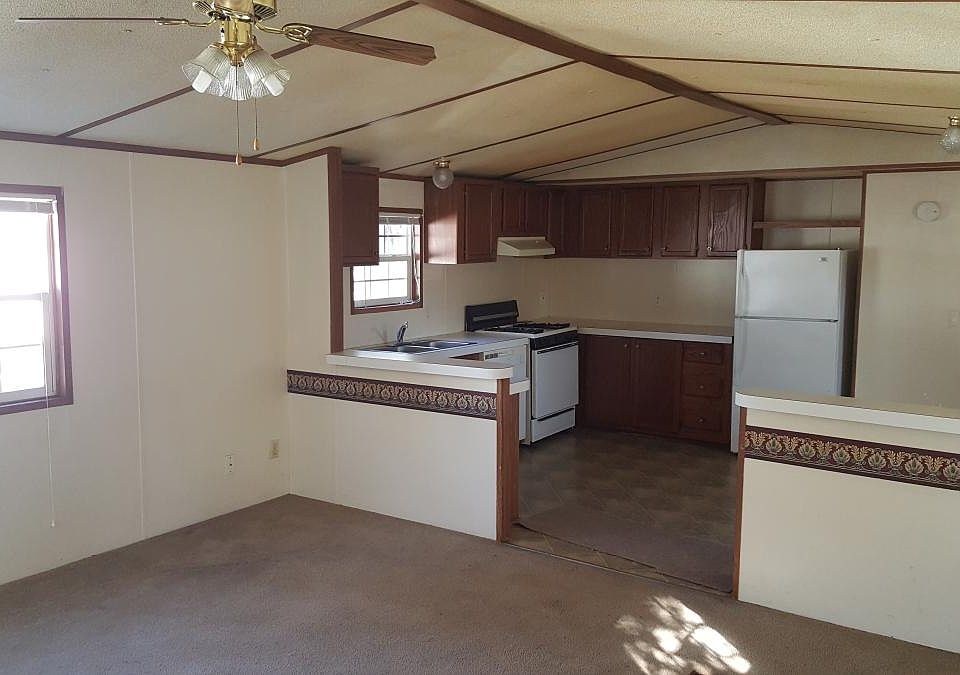 2nd image of 66 Circle Creek Ln