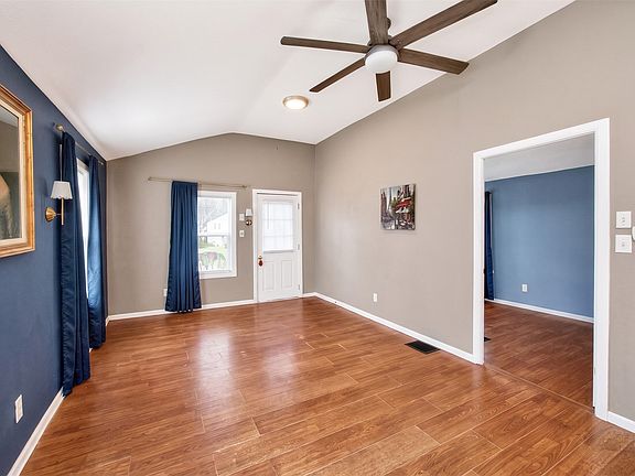3rd image of 3120 Garfield Ave