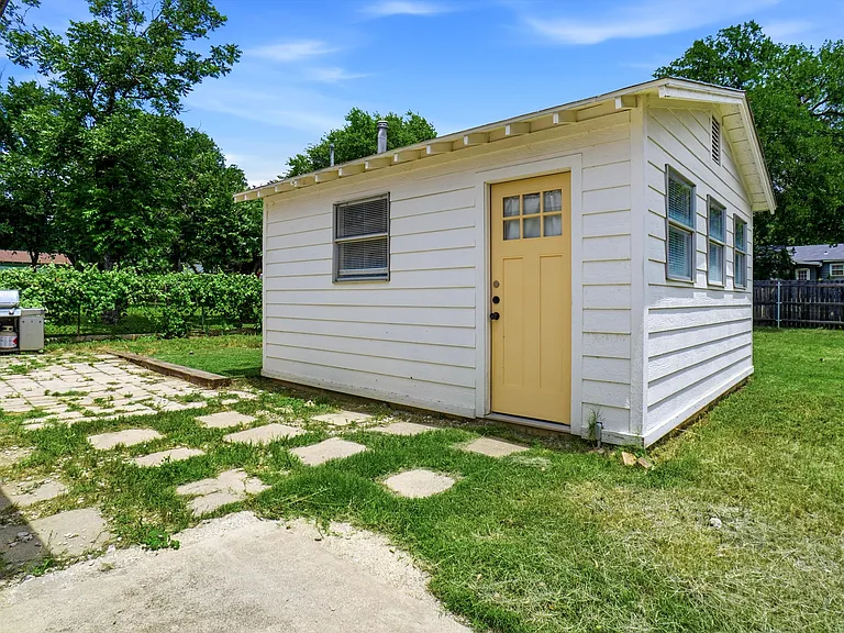 209 Westfork Dr — Photo 15