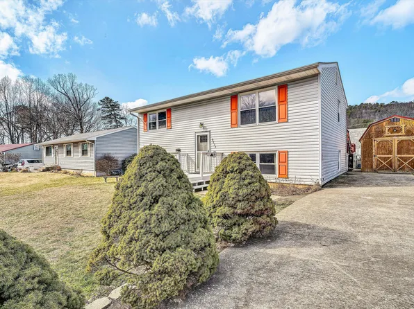 8534 Brubaker Dr, Roanoke, VA 24019