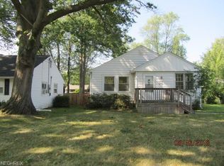 33937 Iris Ln, Eastlake, OH 44095