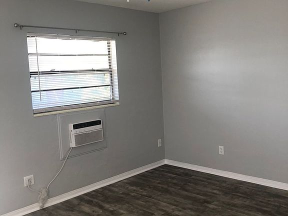 2nd image of 865 5th Ave N APT 11