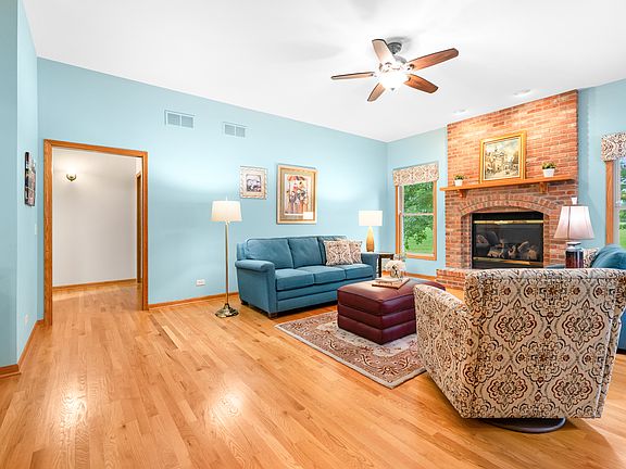 4th image of 403 Jake Ct