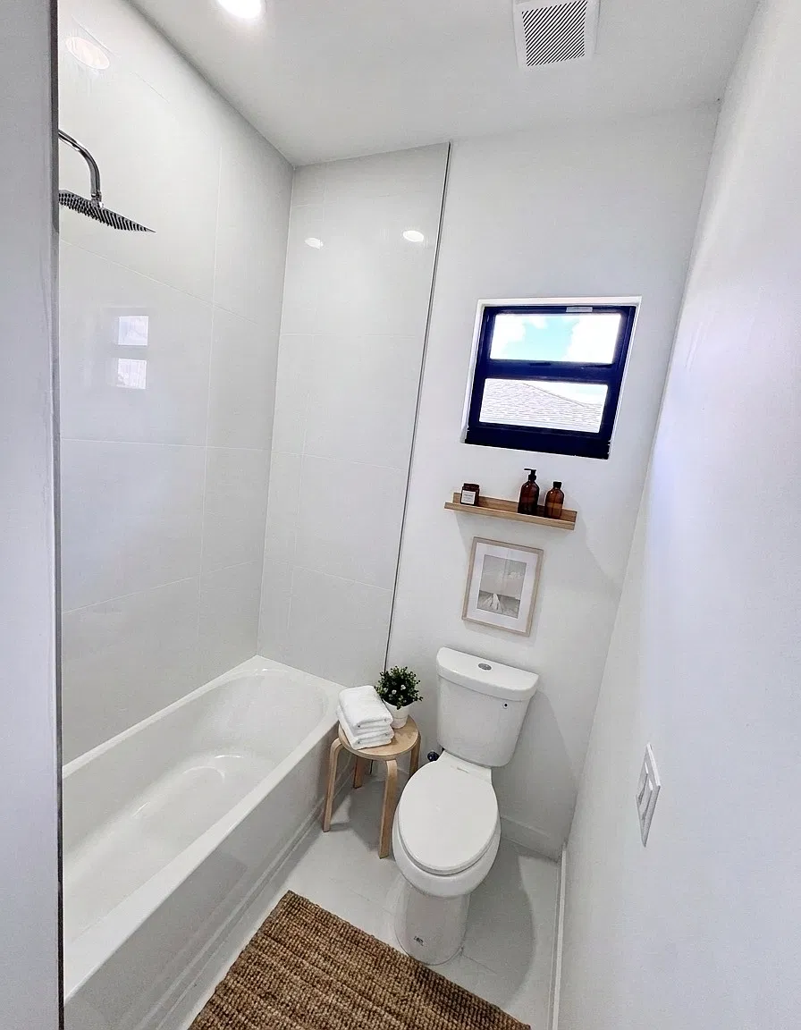 4206 Northwest 32nd Lane - 1 — Photo 4
