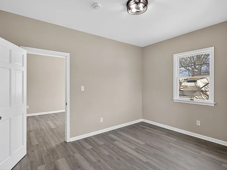 378 Grand St — Photo 17