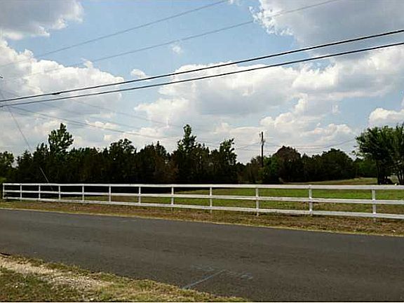 5th image of 415 Lion Dr
