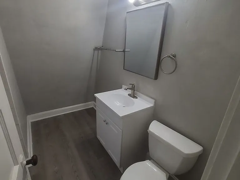 8727-8729 W Maple St. (Duplex) — Photo 3