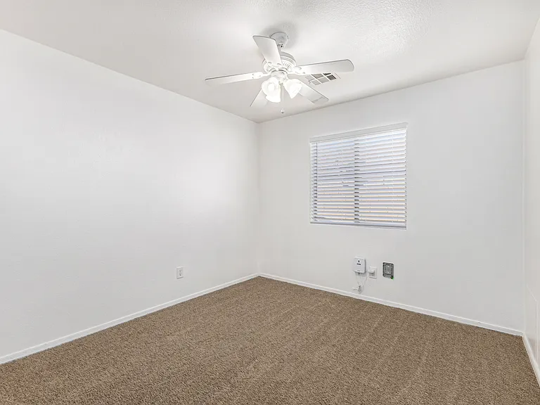 878 E Graham Ln — Photo 18