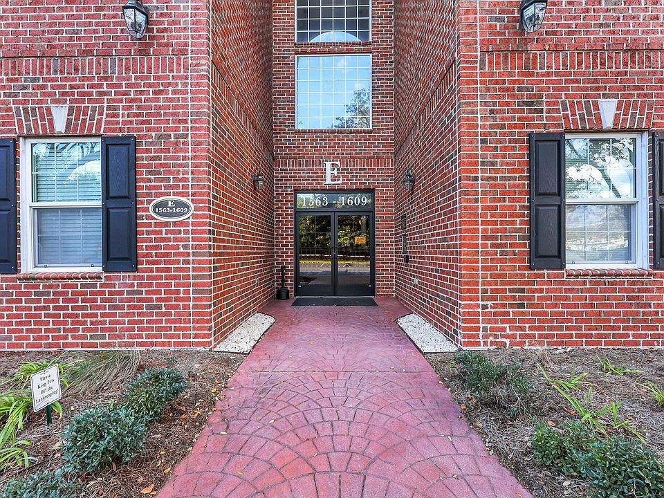 1st image of 1575 Cambridge Lakes Dr #1575
