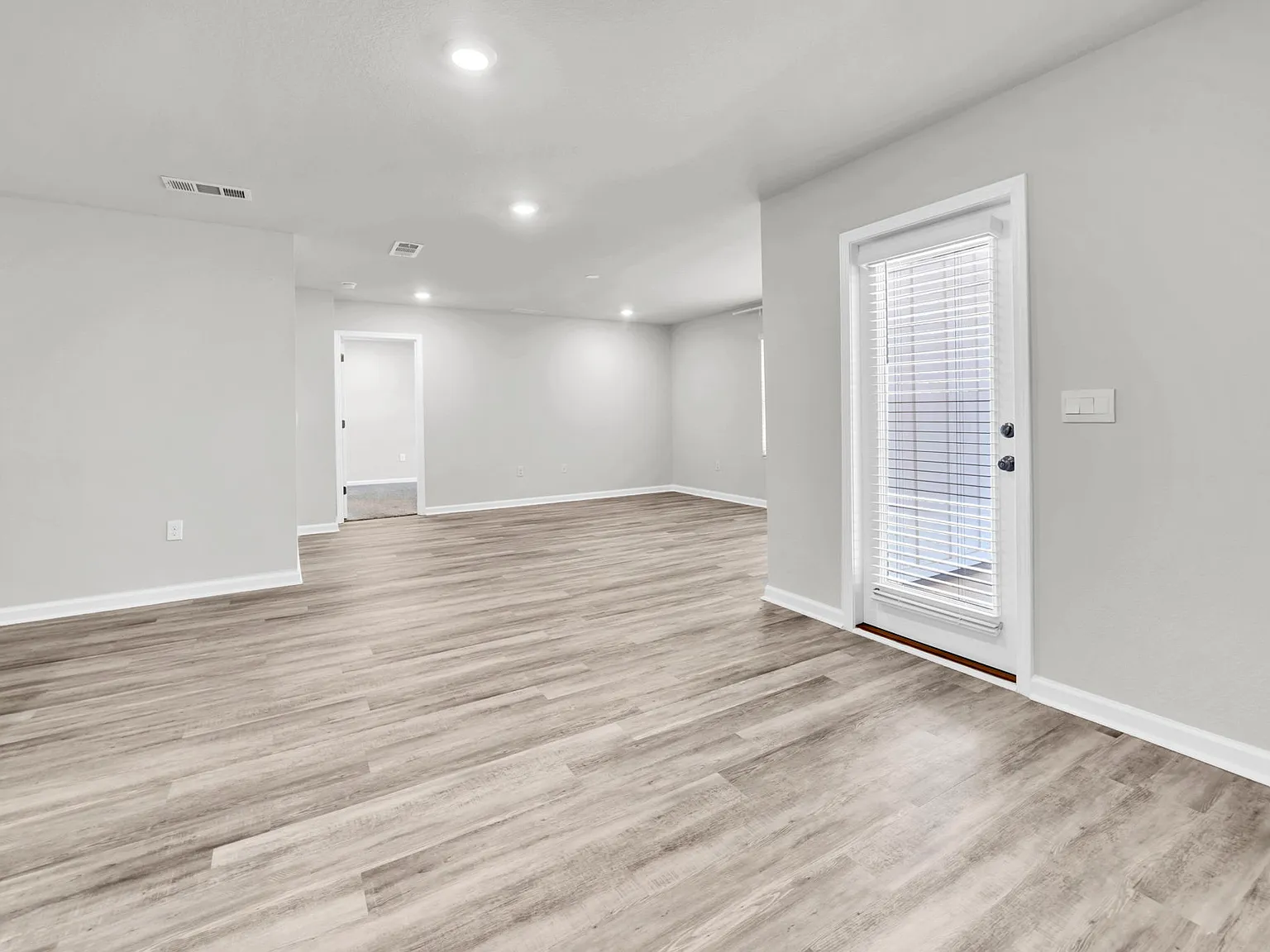 4 bed, 1787 sqft, $2,150 — Photo 4